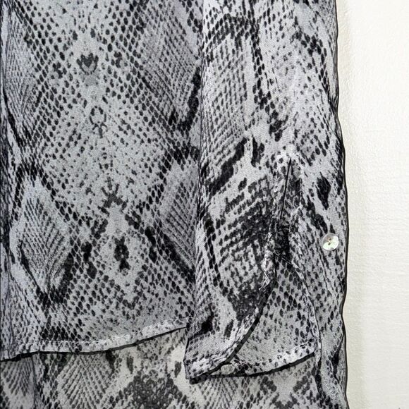 Apt. 9 Gray and Black Sleeveless Blouse - Picture 3 of 11